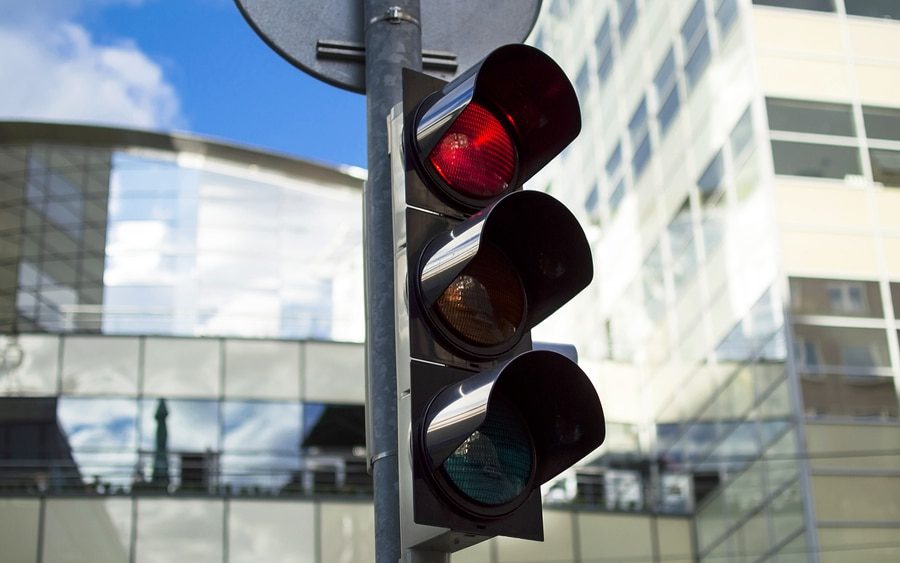 Unfall an einer ampelgeregelten Kreuzung - Haftungsverteilung