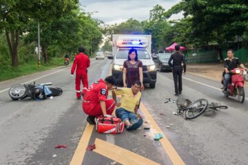 Verkehrsunfall zwischen überholendem Motorradfahrer und abbiegenden Radfahrer