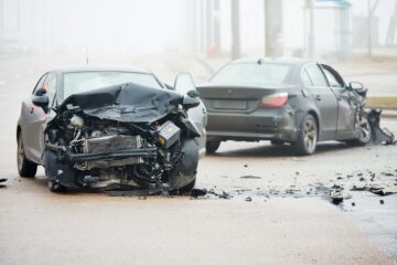 Verkehrsunfall – Verursachung eines Unfalls auf der Gegenfahrbahn einer BAB