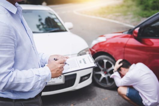 Verkehrsunfall: sachverständige Feststellung eines Totalschadens - Vertrauen des Geschädigten