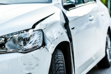 Verkehrsunfall – fiktive Abrechnung des Unfallschadens – Verweis auf günstigere Reparaturmöglichkeit