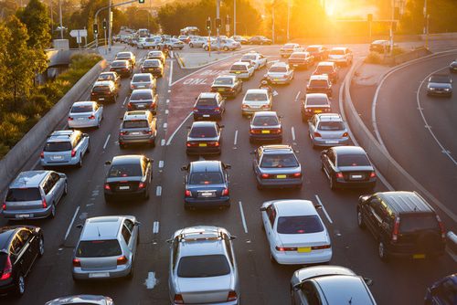 Verkehrsunfall beim Wechsel einer Fahrspur auf einer Verteilerfahrbahn