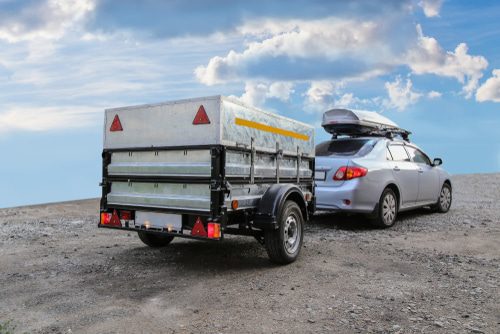 Verkehrsunfall - Mithaftung verbotswidrig abgestellter Anhänger