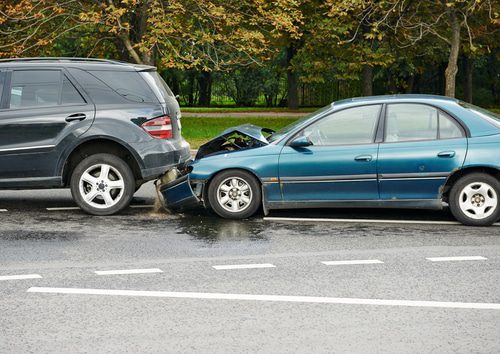 Atypischer Verkehrsverlauf bei einem Auffahrunfall auf der Autobahn