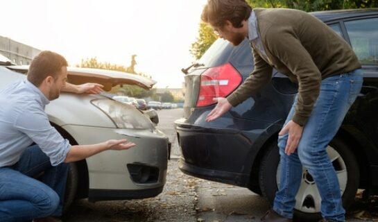 Parkplatzunfall – Alleinhaftung wegen Verstoßes gegen die Rückschaupflicht