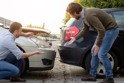 Parkplatzunfall - Alleinhaftung wegen Verstoßes gegen die Rückschaupflicht