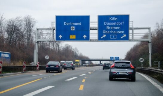 Verkehrsunfall – Verspätete Reaktion auf unangekündigten Spurwechsel auf der Bundesautobahn