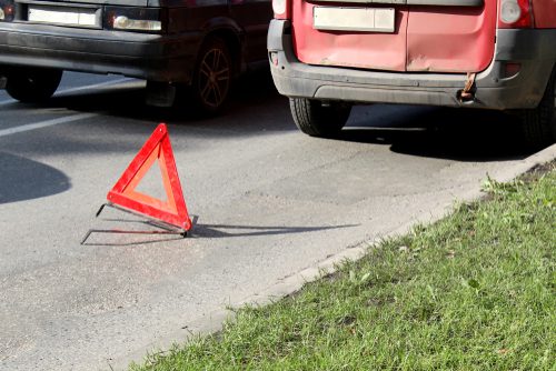 Verkehrsunfall - Kollision mit bereits verunfallten Fahrzeug