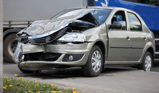 Verkehrsunfall – Erstattung pauschaler An- und Abmeldekosten bei Totalschaden