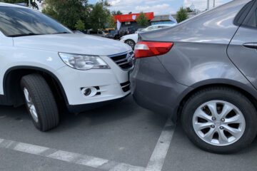 Verkehrsunfall – Kollision auf privaten Parkplatz