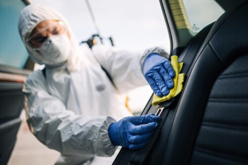 Fahrzeugdesinfektion als Corona-Schutzmaßnahme bei Fahrzeugreparatur