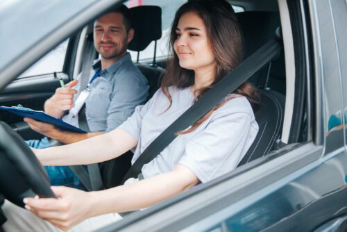 Sorgfaltspflicht Fahrschüler bei Fahrstreifenwechsel mit Lkw