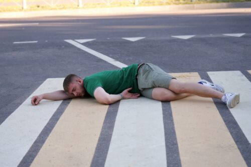 Überfahren eines auf der Straße Schlafenden – Verstoß gegen Sichtfahrverbot