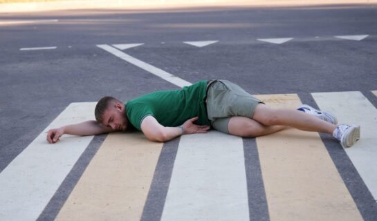Überfahren eines auf der Straße Schlafenden – Verstoß gegen Sichtfahrverbot