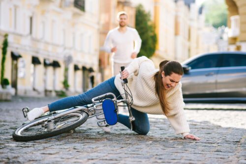 Fahrradsturz über Teererhöhung - Verletzung der Verkehrssicherungspflicht